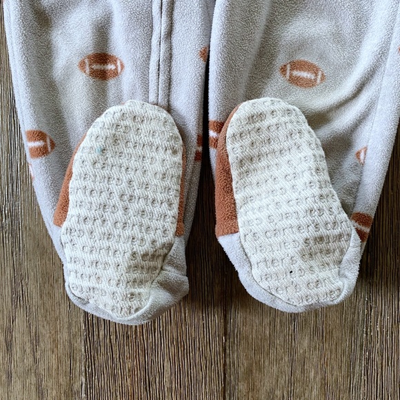 4/$20 Carter’s footie pajamas 12 month - Picture 8 of 8